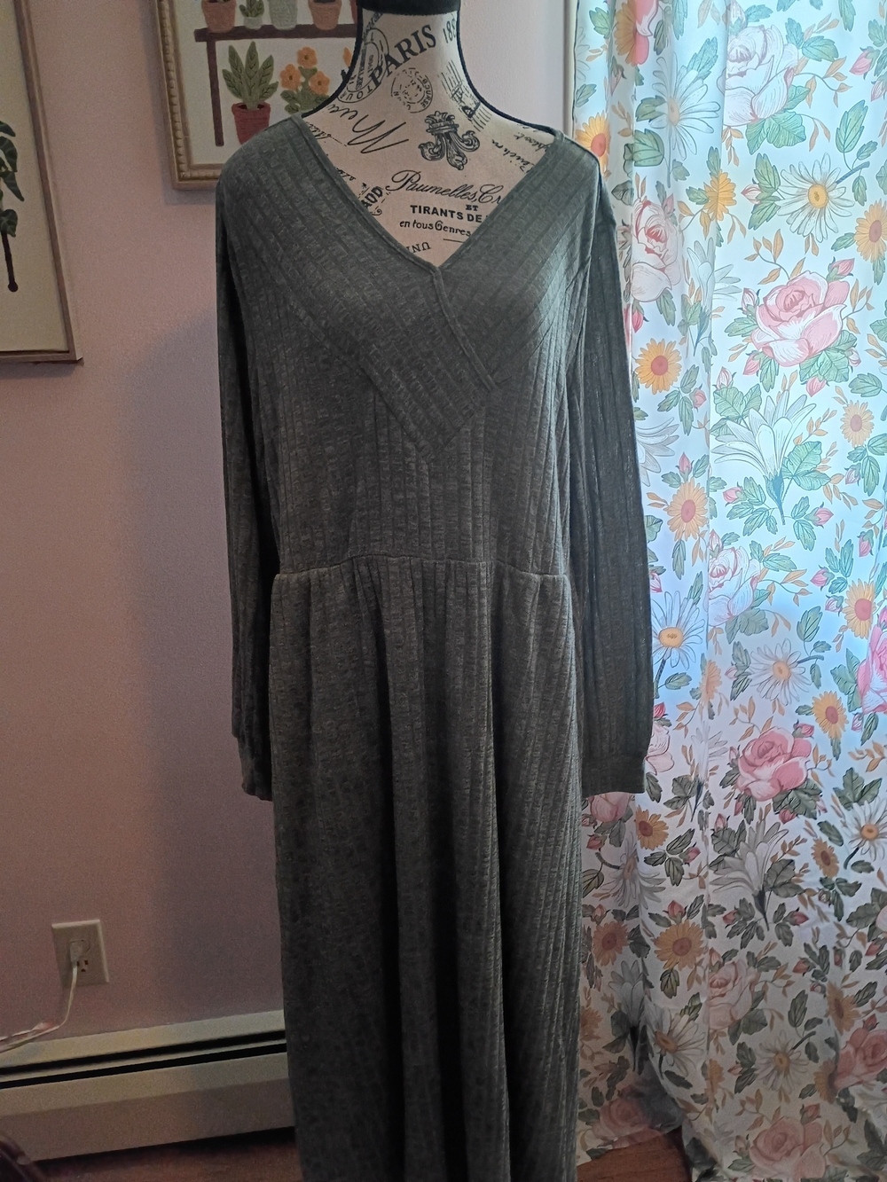 BloomChic Gray Ribbed V-Neck Long Sleeve Maxi Dress